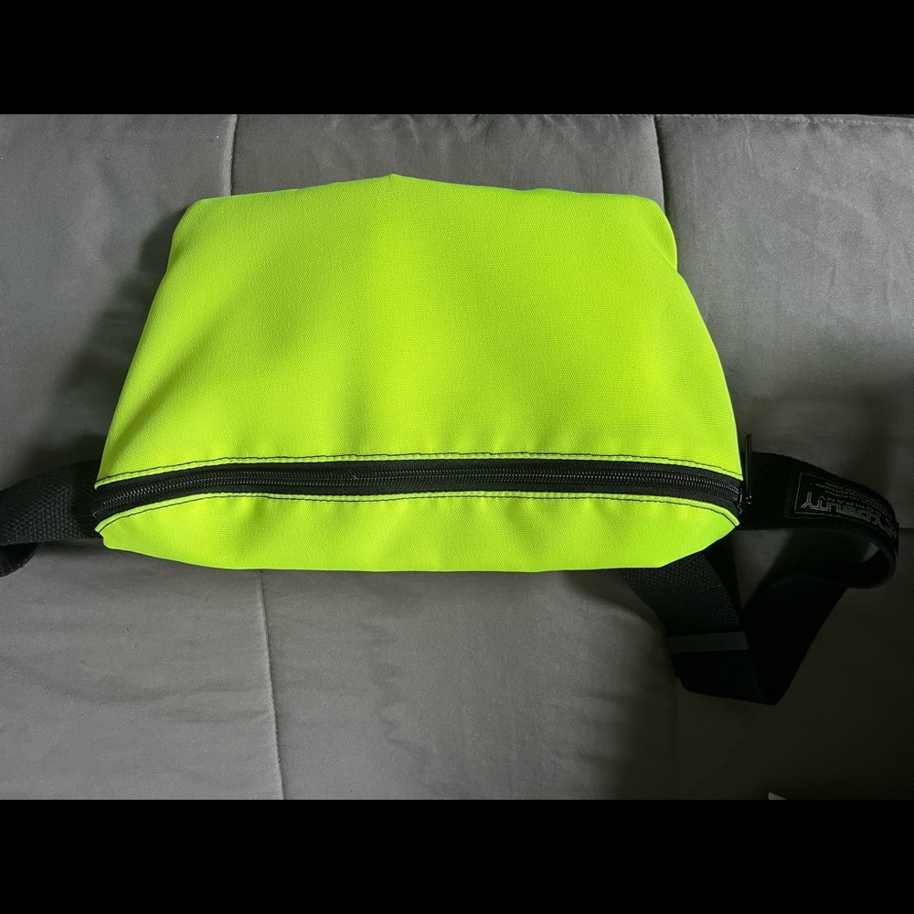 Fidelity Fanny pack neon